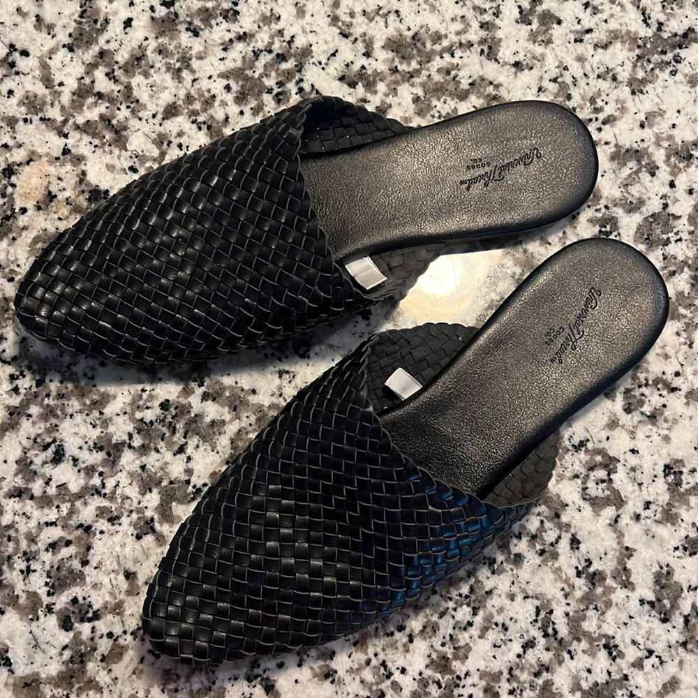 Universal Thread Mule/Slip-on Shoes